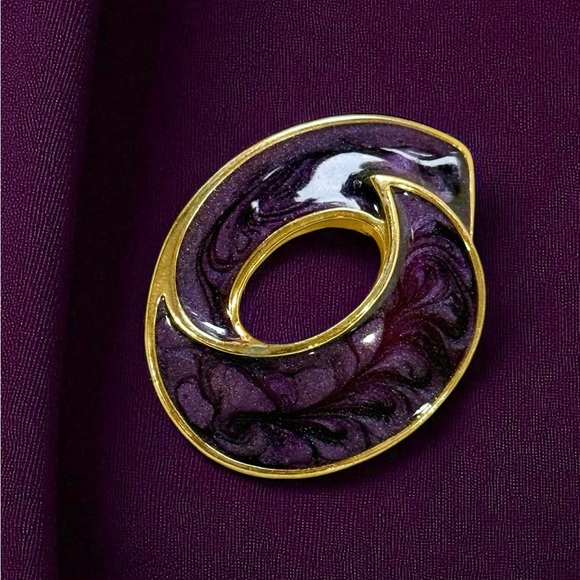Vintage Gold Tone and Purple Enamel Shimmery Brooch - Picture 3 of 7